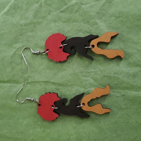 NEW Hocus Pocus Sanderson Sister Dangle Earrings - Picture 5 of 7